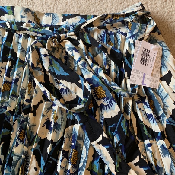 Lularoe Deanne Skirt - Picture 2 of 3